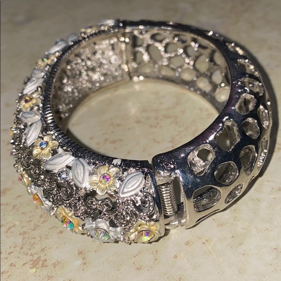 Silver Crystal White Flower Chunky Bangle Bracelet - Picture 7 of 7